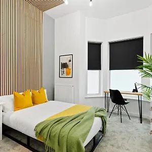 https://flat-6-modern-studio-flat-close-to-city-centre.hotelsin-nottingham.com